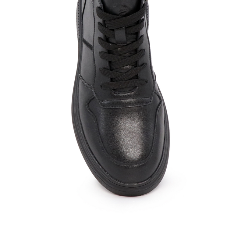 Benvenuti men low cut boots in black leather 3854BG103N 