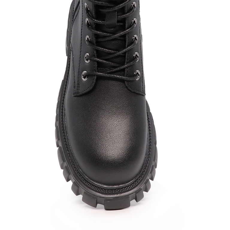 Benvenuti women ankle boots in black leather 3744DG041N