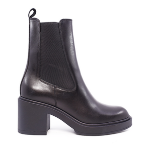 Women's black Benvenuti Chelsea boots made of genuine leather with heel 686DG27840N.