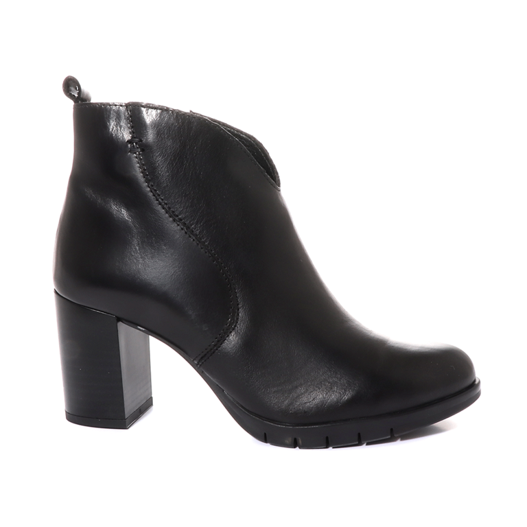 Benvenuti women mid heel boots in black leather 512DG7365203N