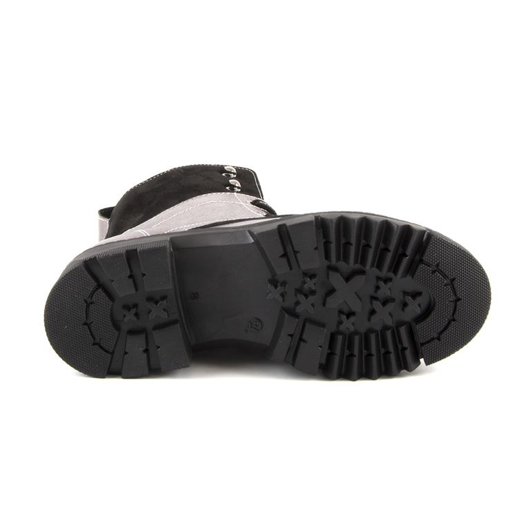 Benvenuti Woman's Ankle Boots in metallic grey napa leather with black collar 2500DG8090CF