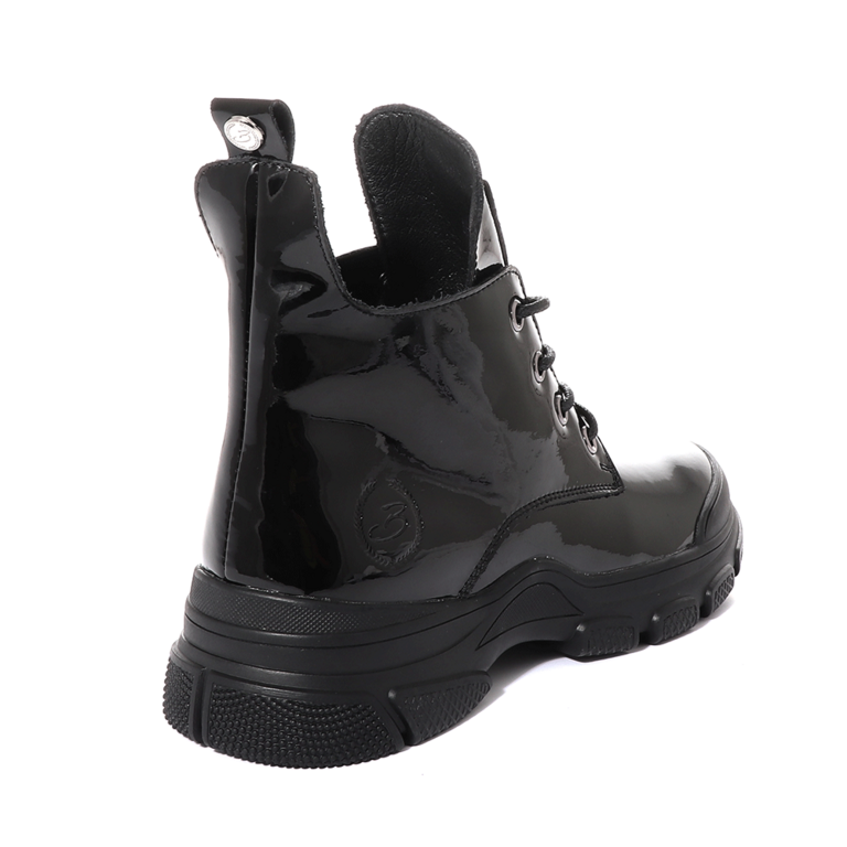 Benvenuti women ankle boots in black leather 3744DG034N