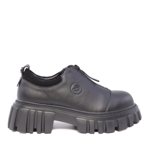 Women's Benvenuti black leather shoes with front zipper 3746DP503N.