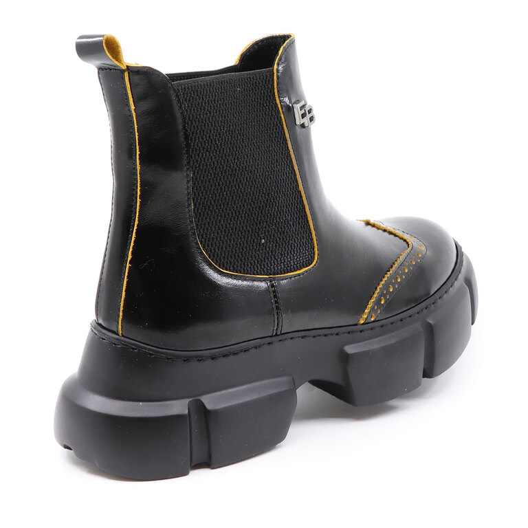 Enzo Bertini women chelsea boots in black patent leather 2592DG5423N