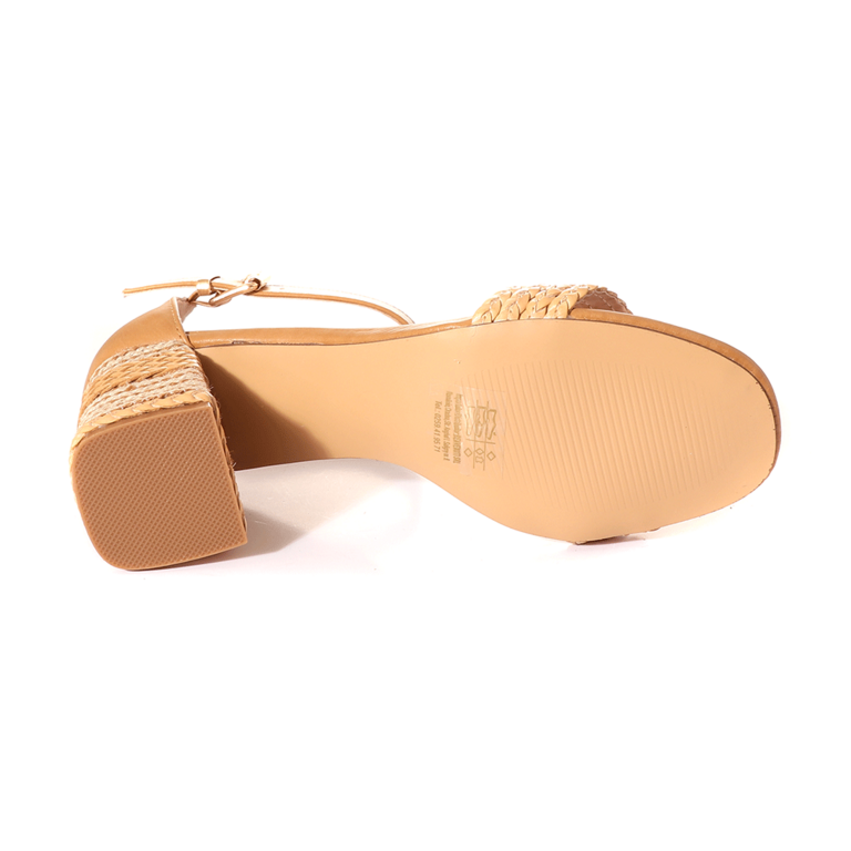 Solo Donna Women's beige medium heel sandals 2541DS66812BE