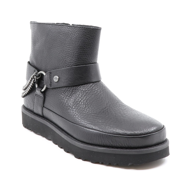 UGG women ankle boots in black leather 2392DG20694N