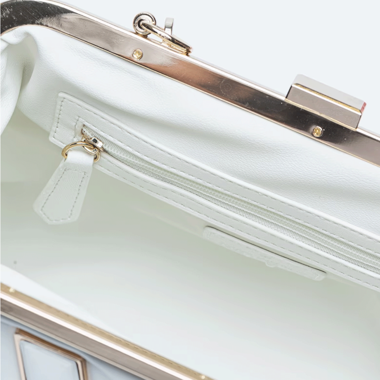 Poșetă clutch Valentino  Belville  albă din sintetic cu aspect matlasat 1957POSS7NU01A