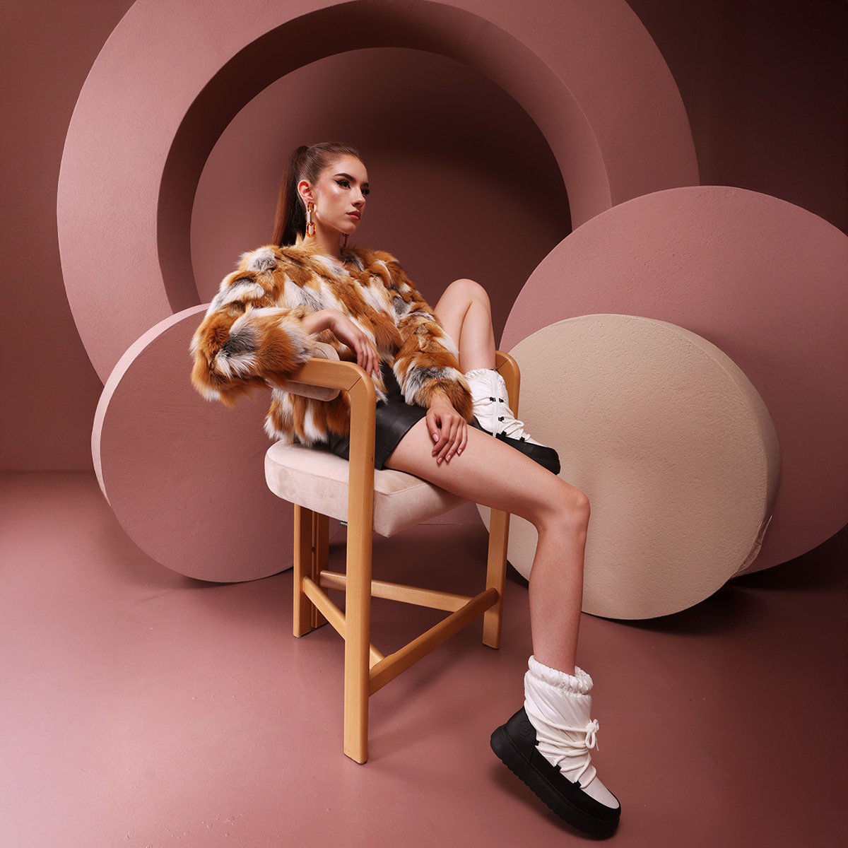 Ghete de iarnă femei Benvenuti albe din textil și piele 1530DG1115A