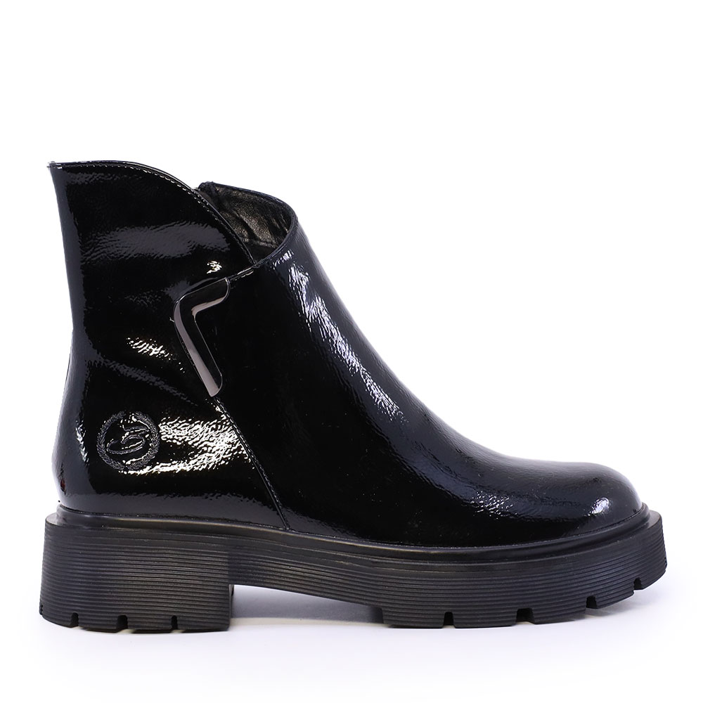Ghete femei Benvenuti negre din piele lăcuită  cu accesoriu deco 3740DG148LN