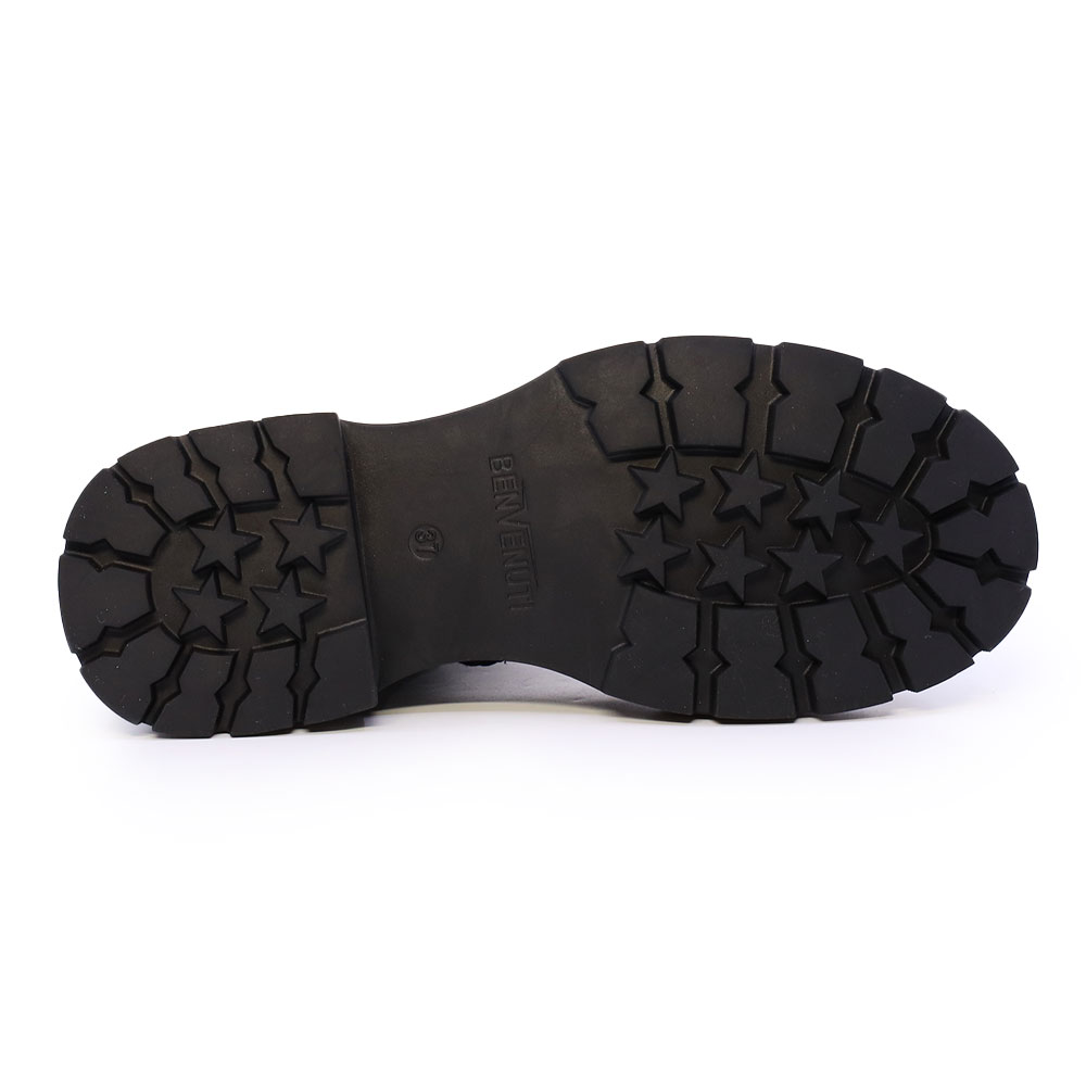 Ghete femei Benvenuti negre din piele lăcuită  cu accesoriu deco 3742dg148ln