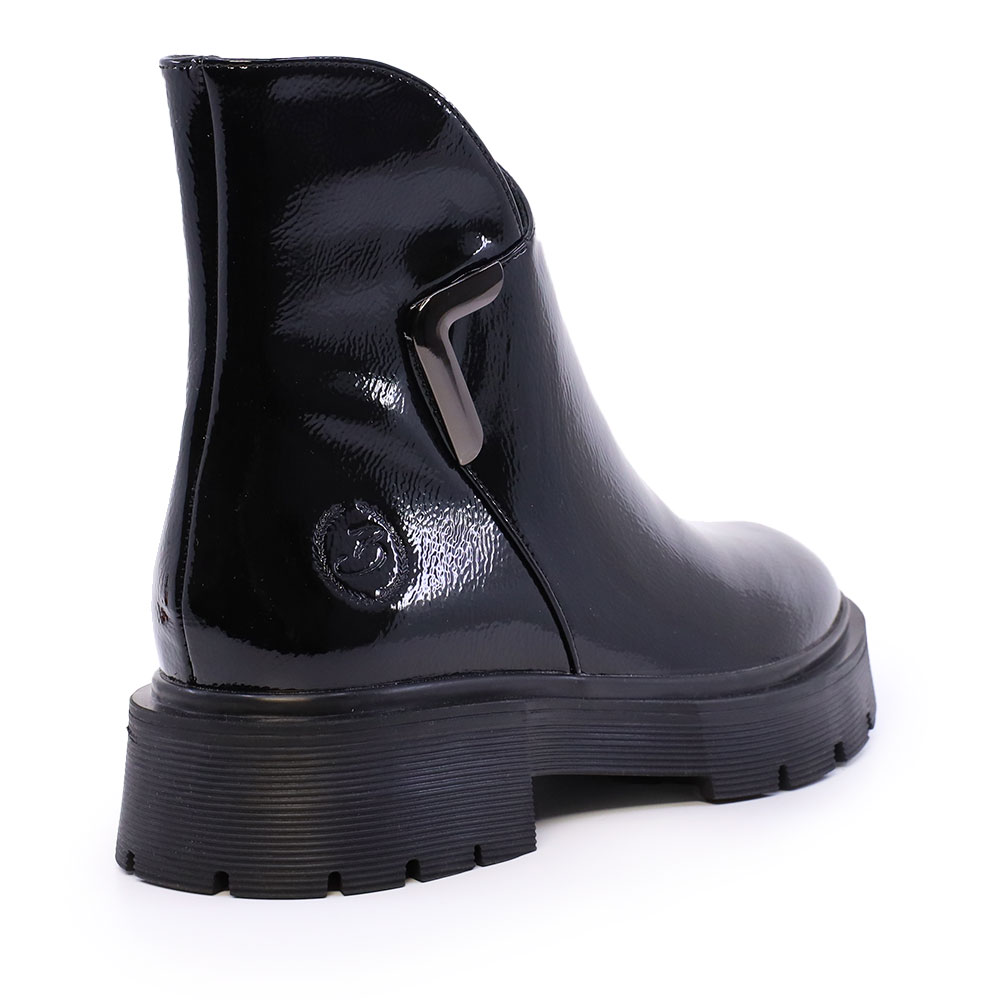 Ghete femei Benvenuti negre din piele lăcuită  cu accesoriu deco 3742dg148ln