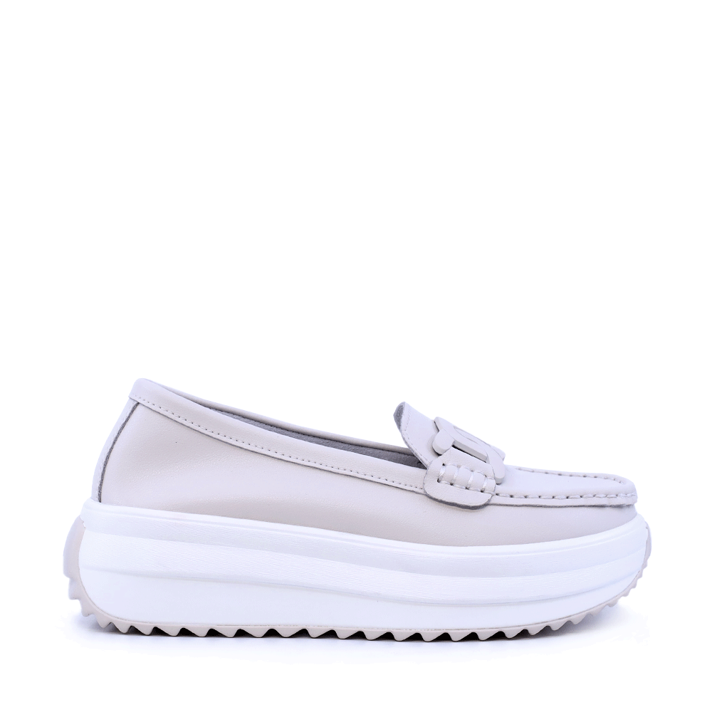 Mocasini femei Benvenuti din piele bej cu accesoriu deco 1941DM026BE