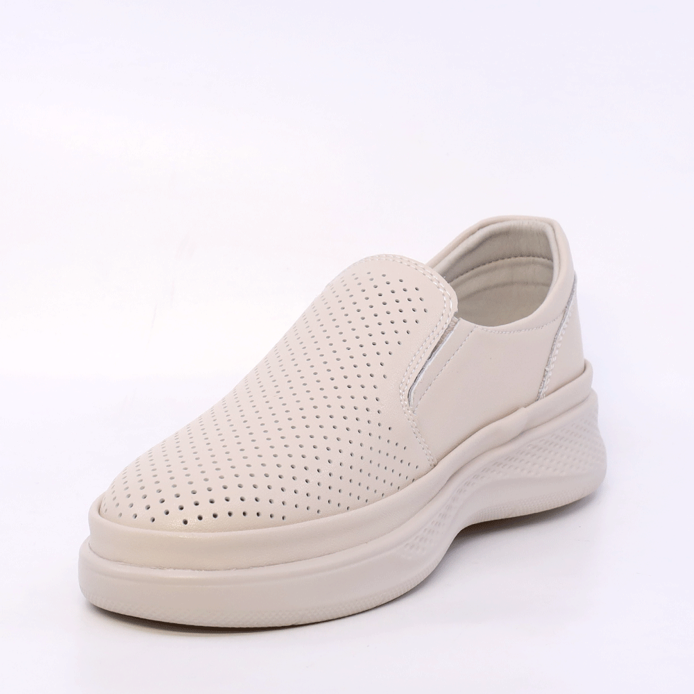 Pantofi perforați cu talpă ușoară femei Benvenuti bej din piele  1311DPF7100BE