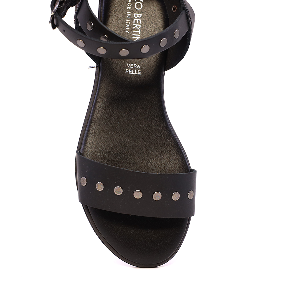 Sandale femei Enzo Bertini  negre din piele cu elemente metalice 2809DS16334N