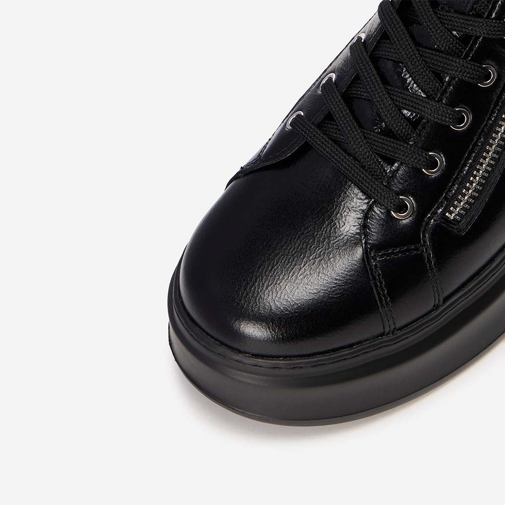 Sneakers high top femei Karl Lagerfeld Anakapri Signia negri din piele 2050DG63534N
