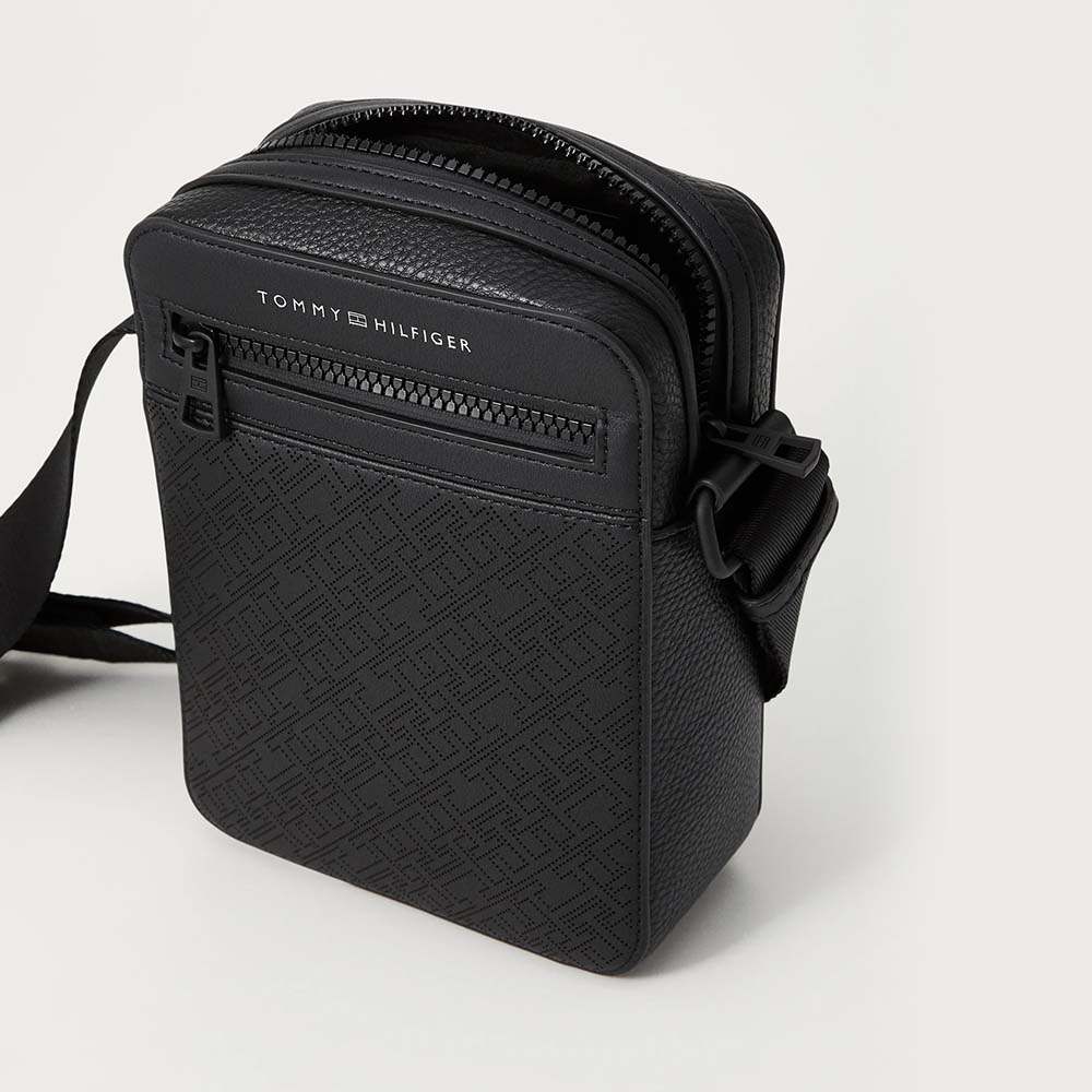 Geantă crossbody bărbați Tommy Hilfiger neagră 3420BGEA3836N - 1 | YEO
